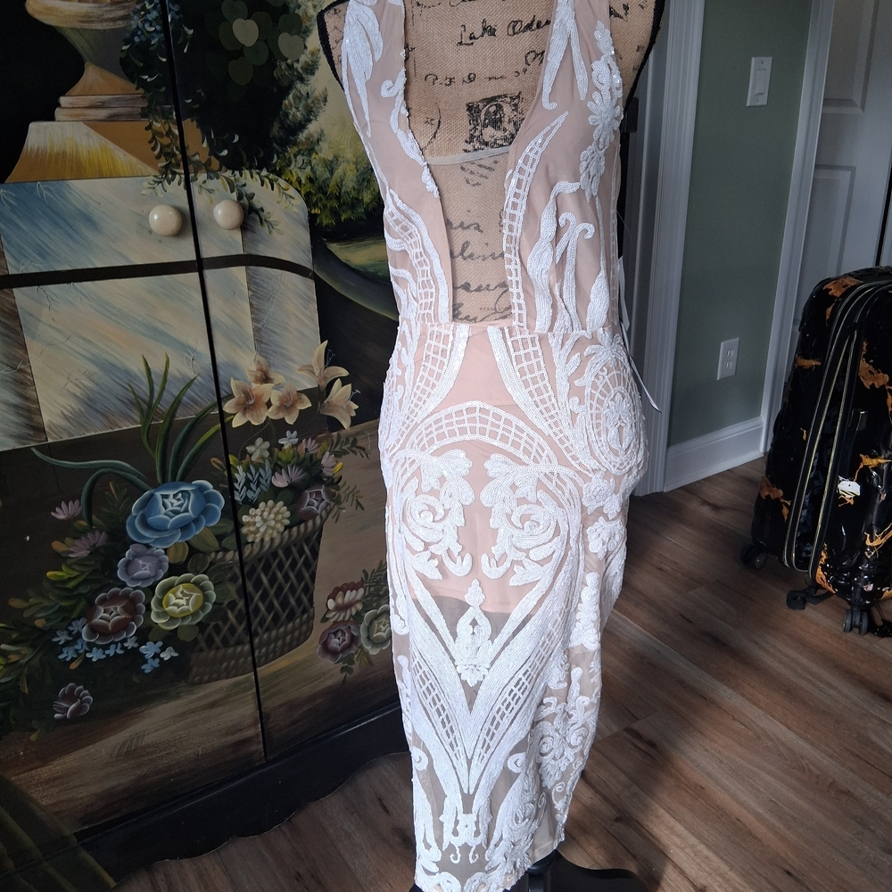 Elegant White Lace Dress